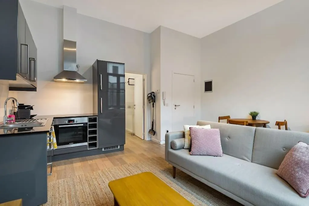 Cozy Antwerp - Maison Montigny 0*,