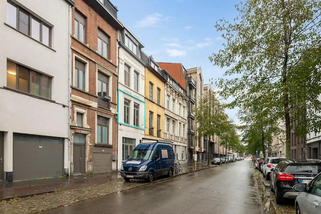 Cozy Antwerp - Maison Montigny 0*,  Belgium